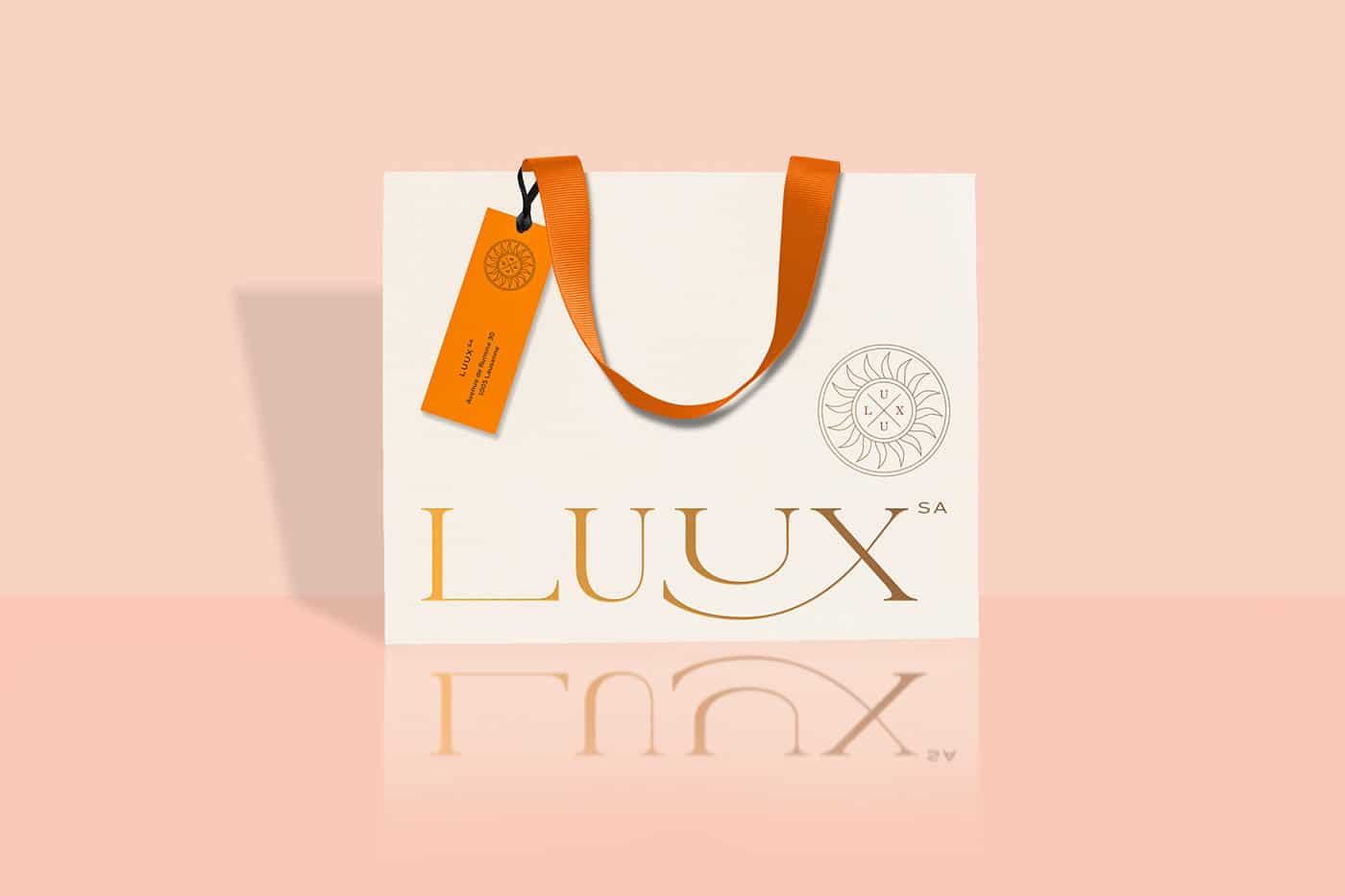 Logo nước hoa Luux